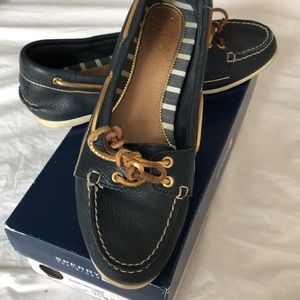 Great Condition! Sperry Audrey in Navy 7.5